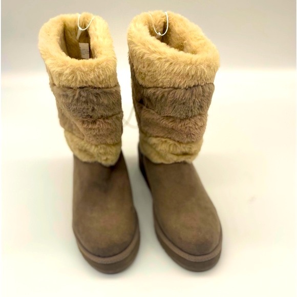 Women's London Fog LFW-Cozy Taupe
Beige Fur Collared Ankle Boots Size 6 - Picture 4 of 16